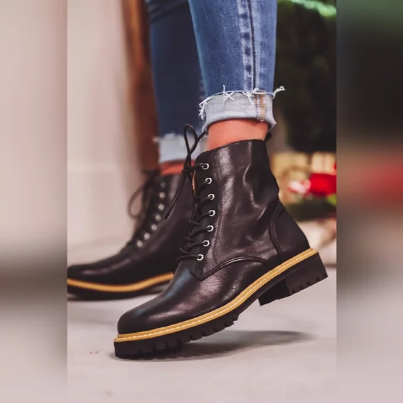 New Vici Brycen Black Lace Up Combat Boots 7 - Picture 2 of 8